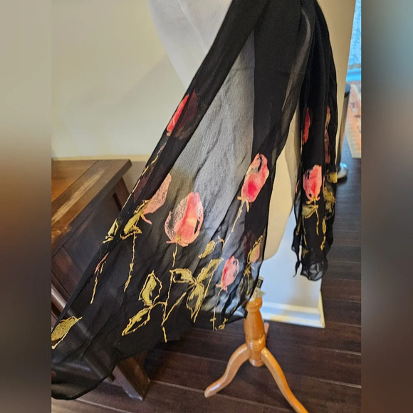 Chico's Women's Vintage Black Floral Rectangle Scarf 100% Rayon. Standard size. - Picture 5 of 6